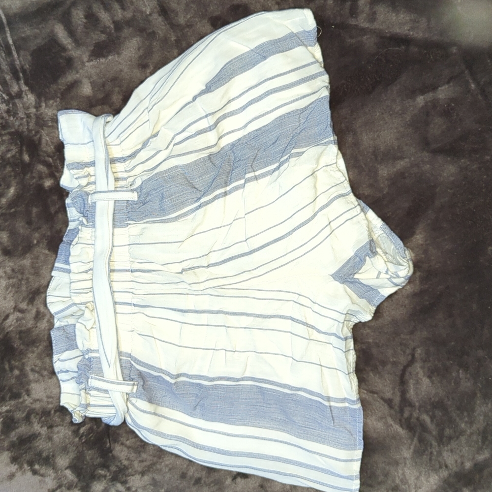 L.A Hearts Striped Flowy Shorts - Picture 3 of 3
